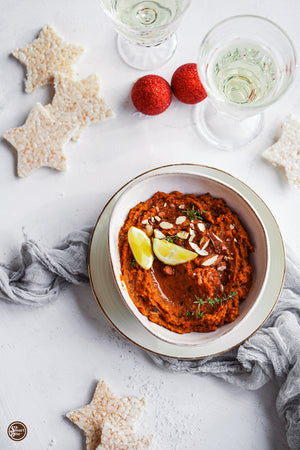 ROASTED CARROT AND WHITE BEAN DIP: THE BEST NEW YEAR'S EVE APPETIZER TO NOSH ON THE COUCH