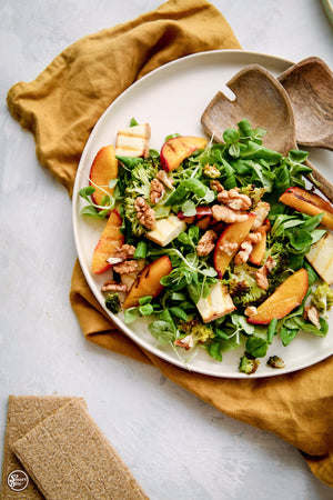 This Grilled Peaches Salad With Hot Sauce Is a Summer Champion