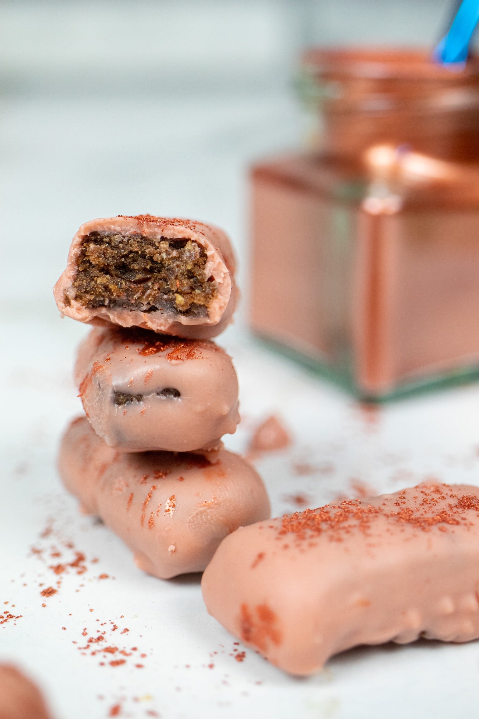 💝💝💝 Valentine’s Day Treat: Nothings Says I Love You/Me Like Homemade Protein Bars Sprinkled With Rose Gold Dust